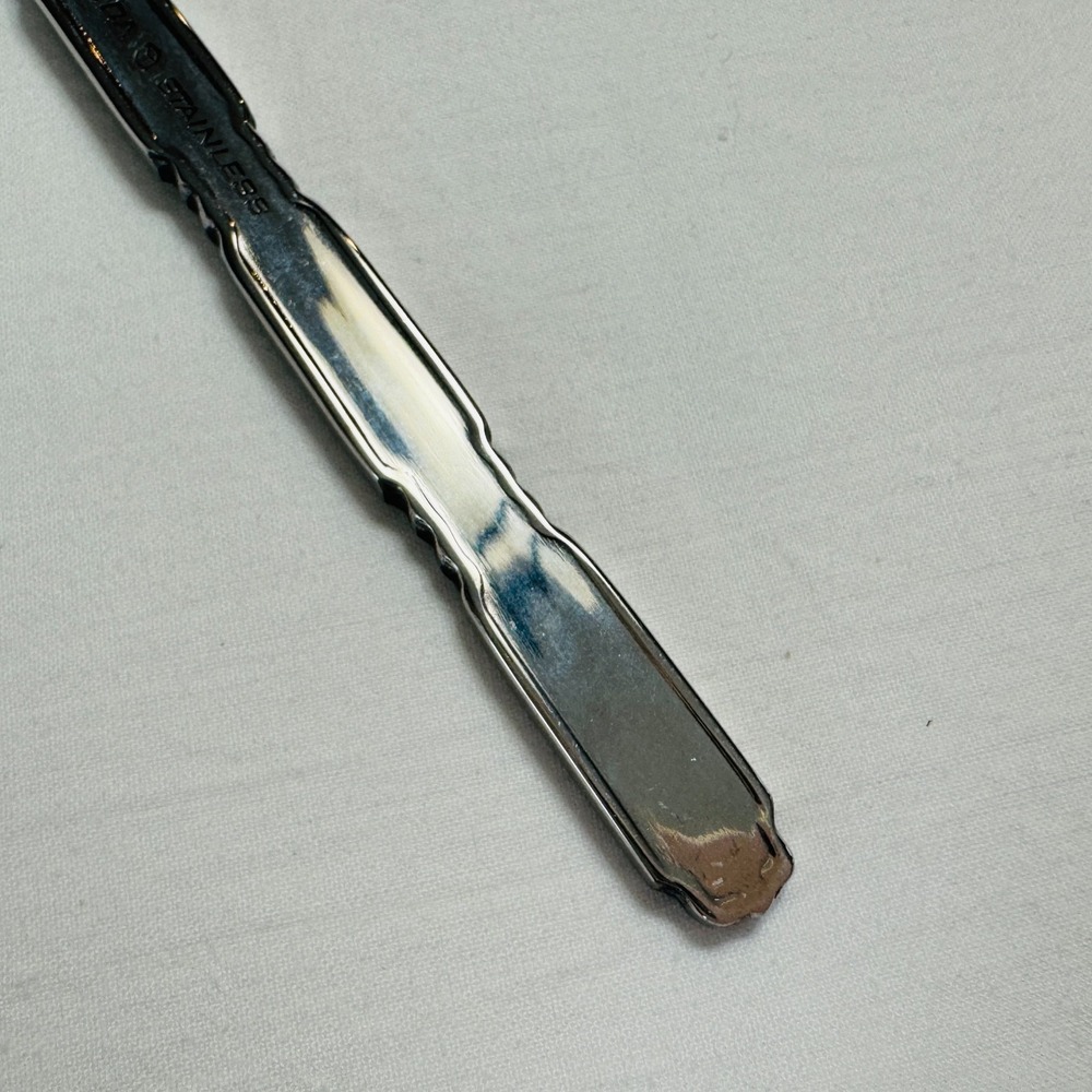 Oneida *Heirloom* RAPHAEL Cube Mark Teaspoon - Picture 5 of 7
